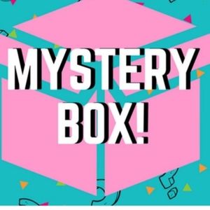 Clothing mystery box size: all 8